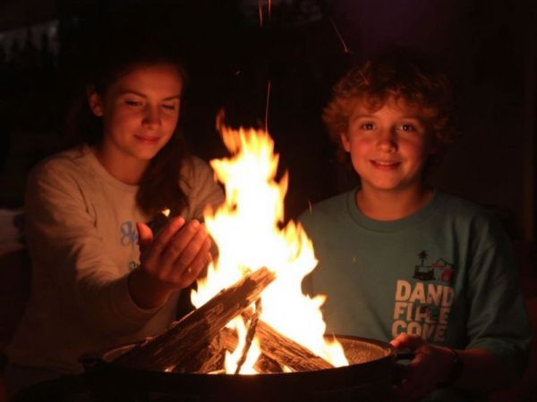 "The Fire Challenge: A Viral Trend Igniting Concern Among Parents and Experts"